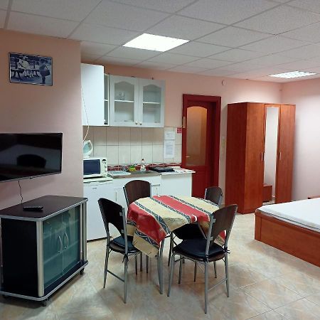 Livia Apartman Buk Luaran gambar
